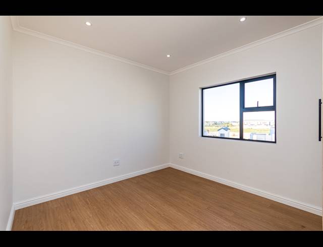 3 BEDROOM APARTMENT FOR SALE IN SANDOWN